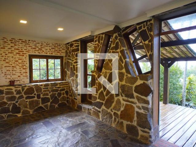 Casa aluguel em Região Geográfica Imediata de Florianópolis, Desterro