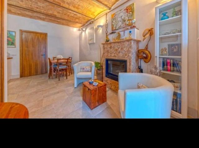 Villa Indipendente in affitto a Capodimonte, Lazio