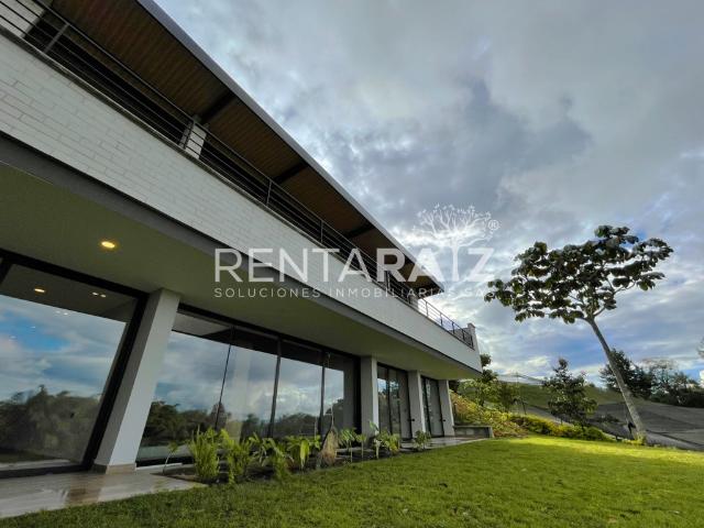 Casa en arriendo en Antioquia, El Carmen De Viboral