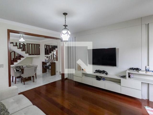 Casa aluguel em Região Geográfica Imediata de Belo Horizonte, Região Metropolitana de Belo Horizonte