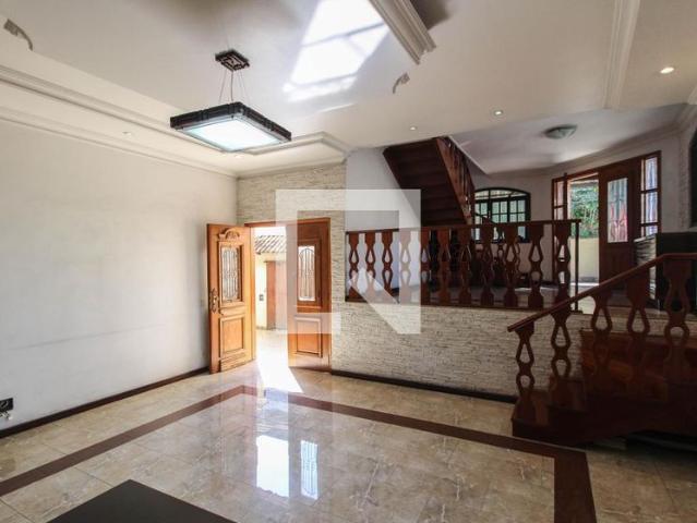 Casa aluguel em Região Geográfica Imediata do Rio de Janeiro, Região Metropolitana do Rio de Janeiro