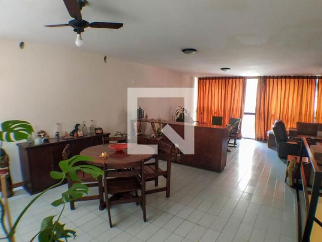 Casa aluguel em Região Geográfica Imediata do Rio de Janeiro, Região Metropolitana do Rio de Janeiro