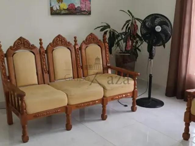 Casa aluguel em Região Imediata de São José dos Campos, Região Metropolitana do Vale do Paraíba e Litoral Norte