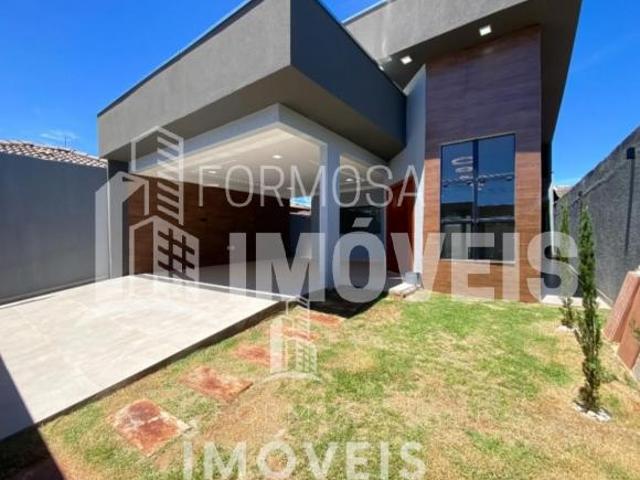 Casa venda em Região Geográfica Imediata de Águas Lindas de Goiás, Região Integrada de Desenvolvimento do Distrito Federal e Entorno