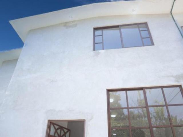 Casa amplia con jardín cerca de Texcoco acepta crédito INFONAVIT