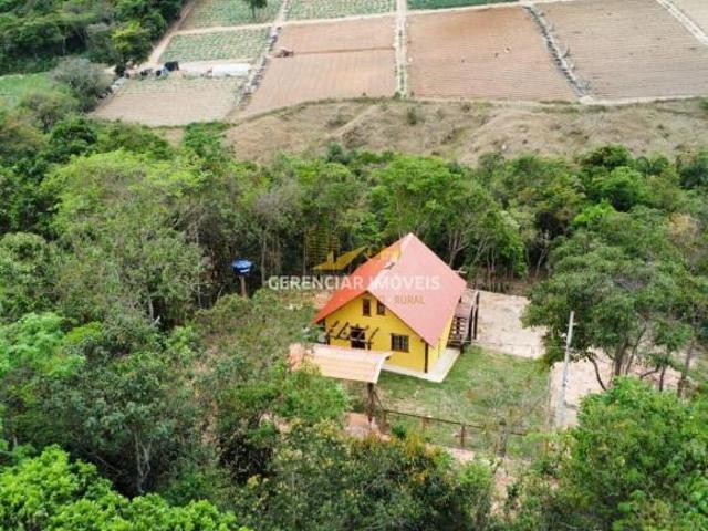 Casa venda em Crucilândia, Região Geográfica Intermediária de Divinópolis