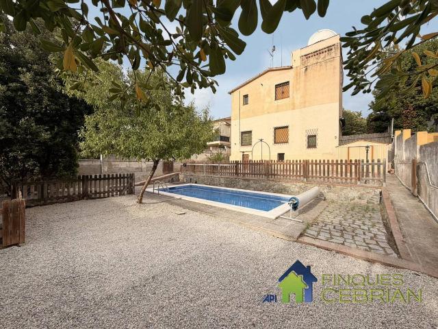 Chalet en alquiler en Eixample, Alella