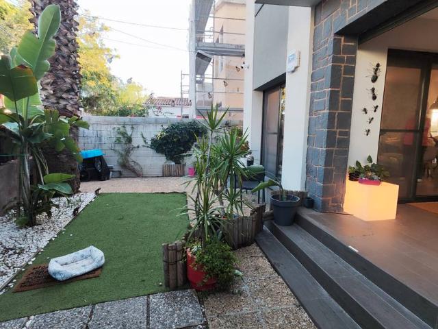 Chalet en alquiler en Centre, Castelldefels