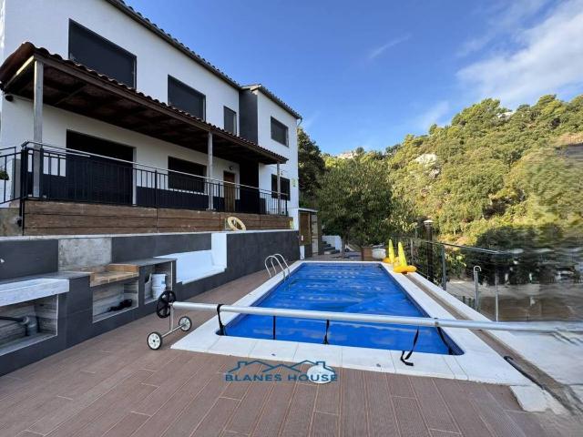 Chalet en alquiler en Palafolls, Barcelona