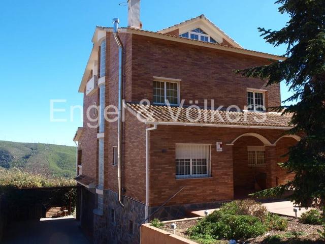 Chalet en alquiler en Vallirana, Barcelona