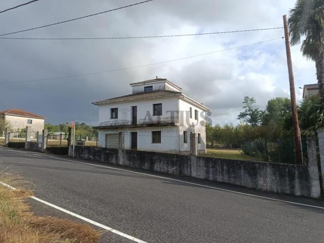 Chalet en venta en Vedra, Santiago