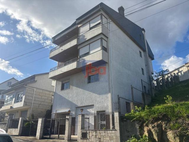 Chalet en venta en Centro, Ourense
