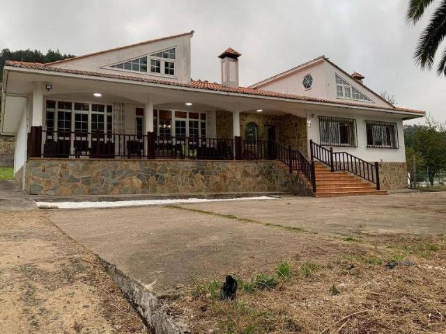 Chalet en venta en Ferrol