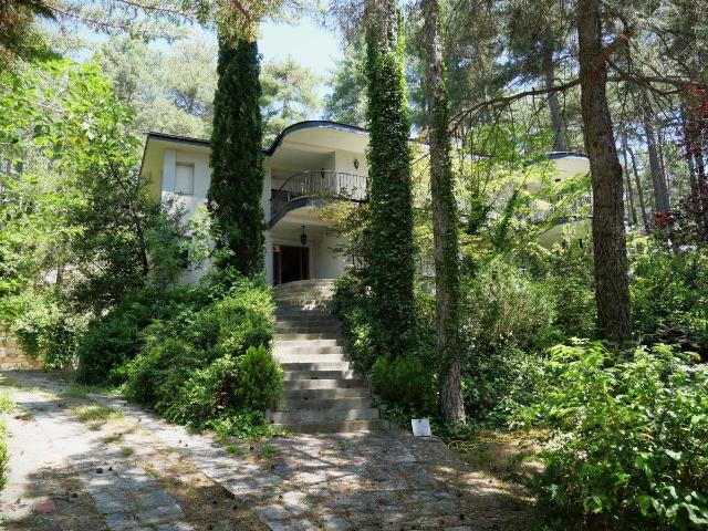 Villa en venta en San Lorenzo De El Escorial