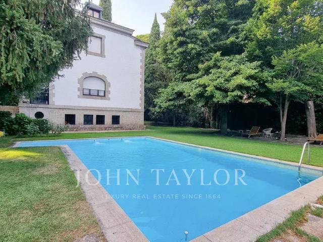 Villa en venta en San Lorenzo De El Escorial