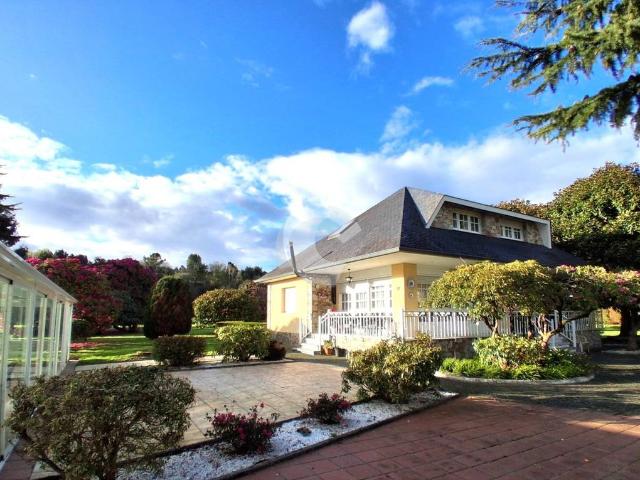 Chalet en venta en Abegondo, A Coruña