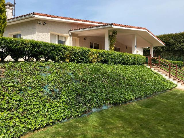 Chalet en venta en Abegondo, A Coruña