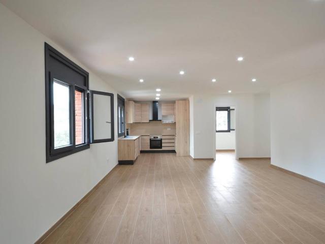 Villa en venta en Abrera
