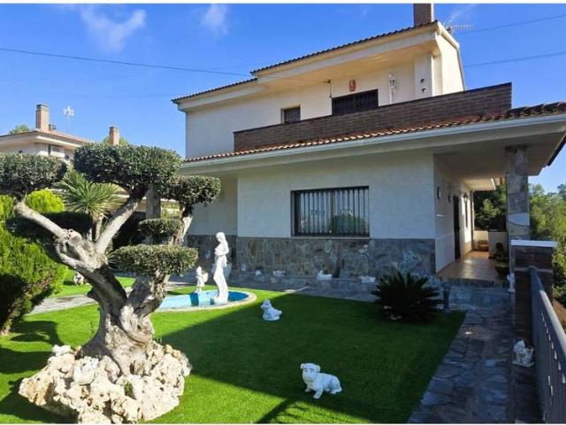 Chalet en venta en Abrera, Barcelona