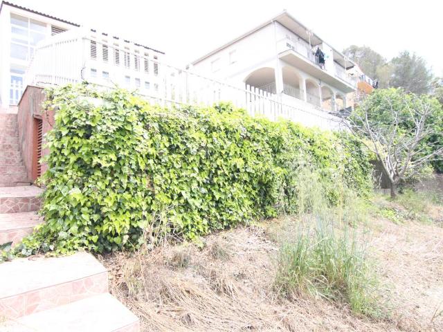 Villa en venta en Abrera
