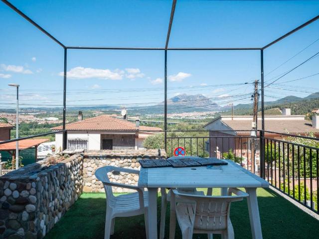 Villa en venta en Abrera