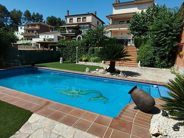 Chalet en venta en Abrera, Barcelona