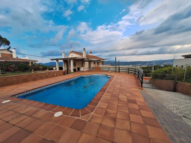 Chalet en venta en Abrera, Barcelona