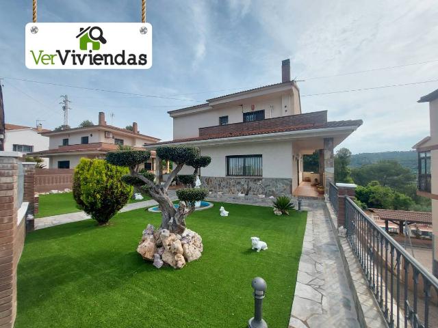 Villa en venta en Abrera
