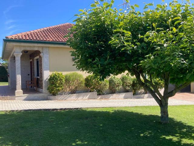 Chalet en venta en Padriñán, O Salnés