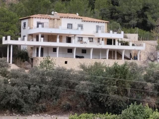 Villa en venta en Adsubia