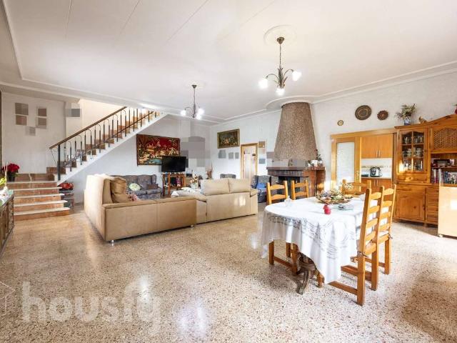 Chalet en venta en Agost, Valencia