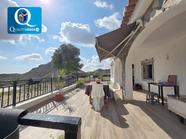 Chalet en venta en Agost, Valencia