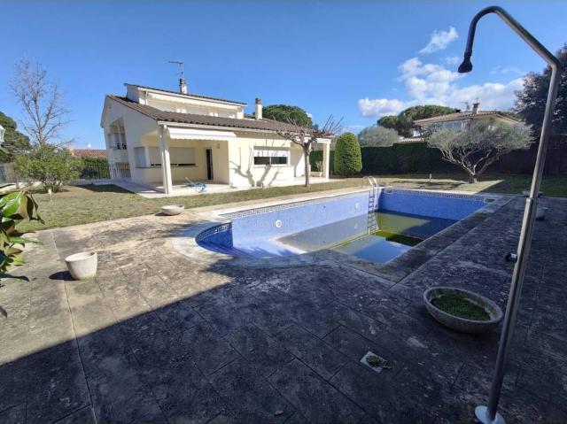 Villa en venta en Aiguaviva
