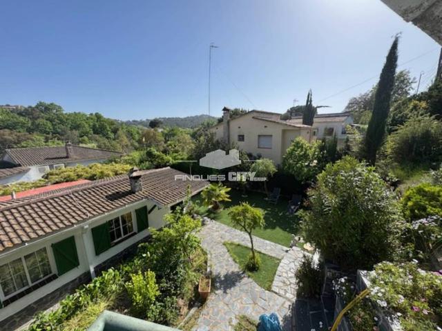 Villa en venta en Vidreres