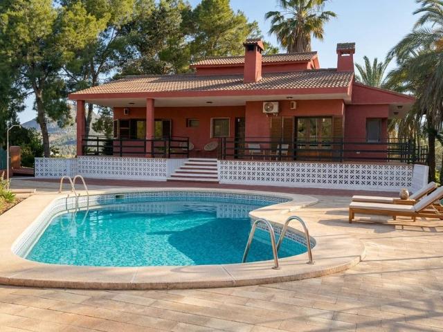 Chalet en venta en Albalat dels Tarongers, València / Valencia