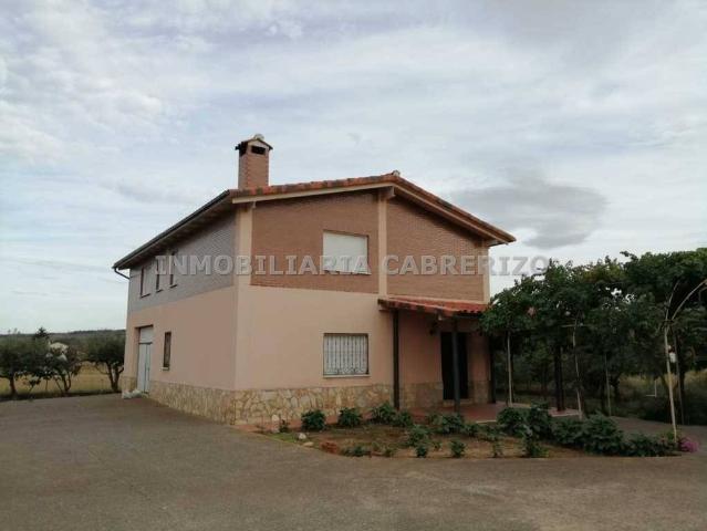 Chalet en venta en Alberite, La Rioja