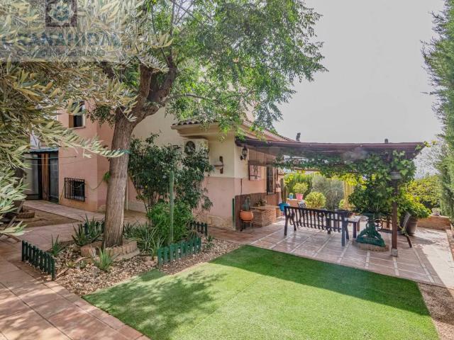 Villa en venta en Albolote