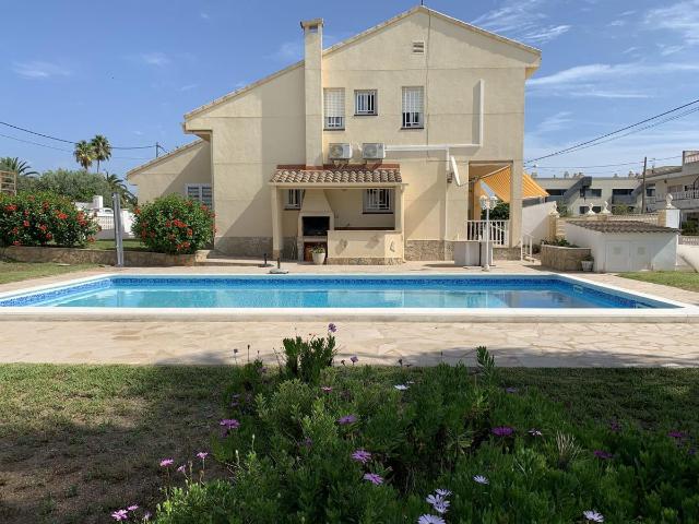 Villa en venta en Alcanar