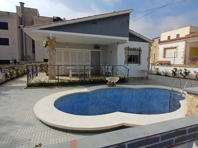 Villa en venta en Alcanar