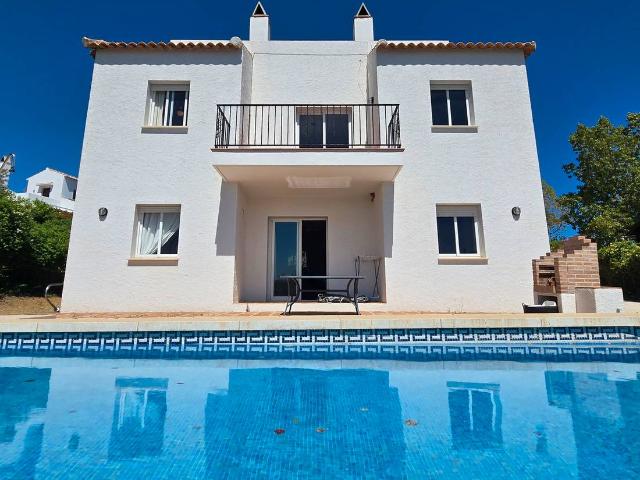 Chalet en venta en Alcaucín, Málaga