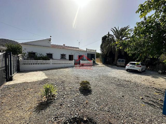 Chalet en venta en Alcaucín