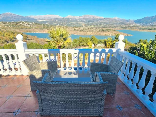 Chalet en venta en Alcaucín, Málaga