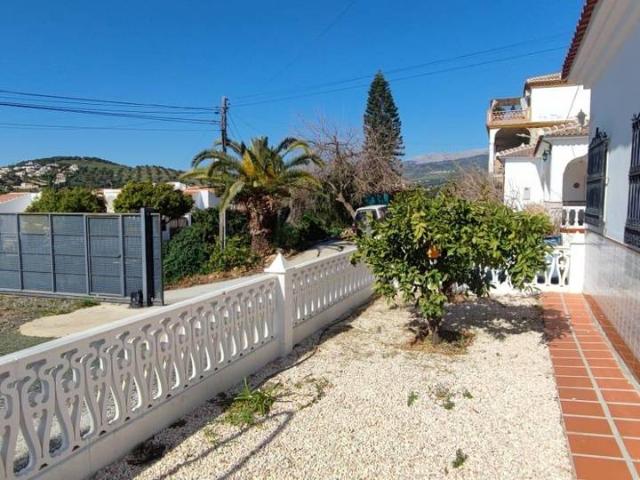 Chalet en venta en Alcaucín