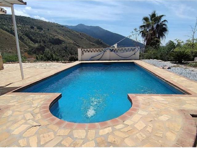 Chalet en venta en Alcaucín
