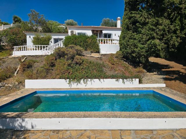 Chalet en venta en Alcaucín