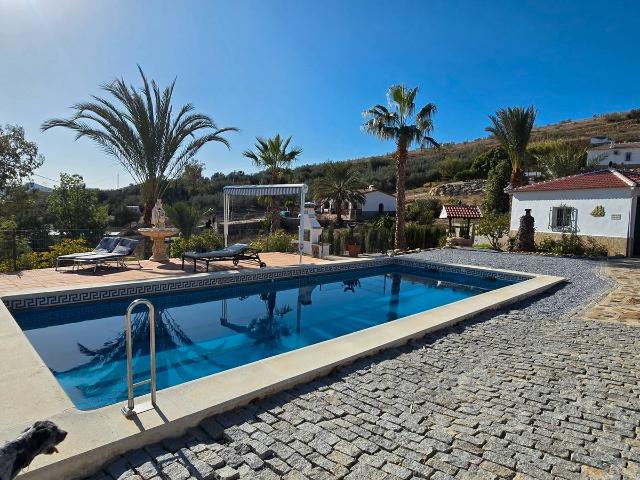 Chalet en venta en Alcaucín, Málaga