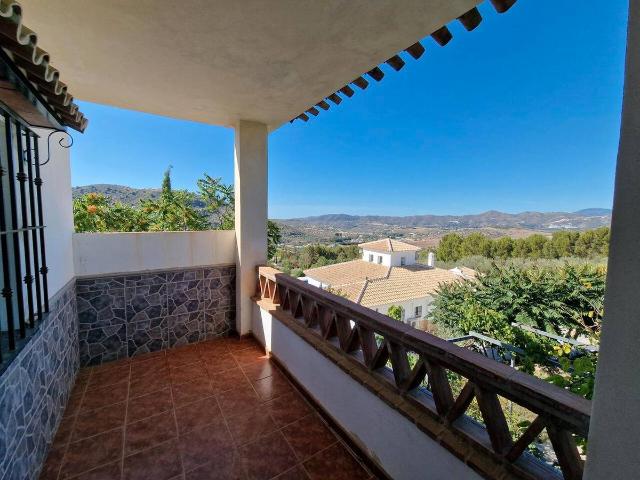 Chalet en venta en Alcaucín, Málaga