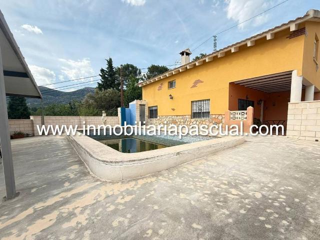 Villa en venta en Alcocer De Planes