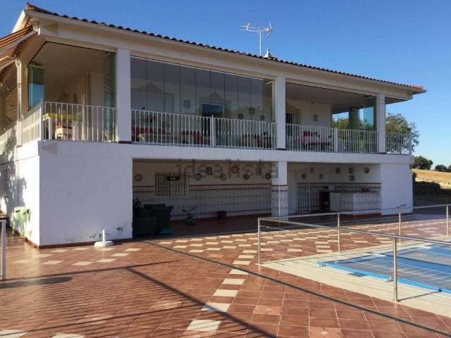 Villa en venta en Alconchel