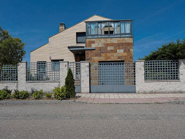 Villa en venta en Aldeamayor De San Martín